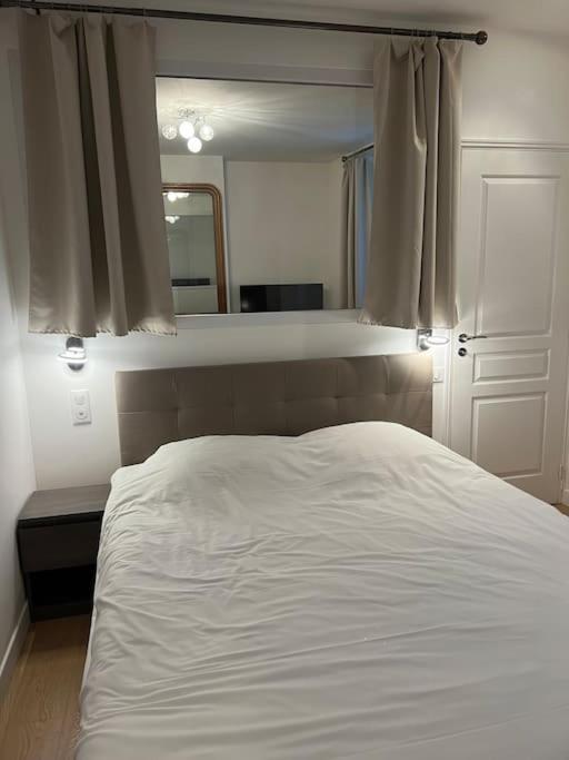 Luxury Appartment, Champs Elysees, Neuf ! Париж Екстериор снимка
