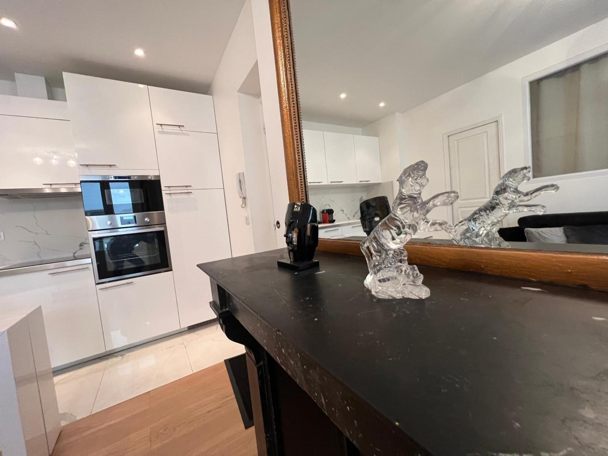 Luxury Appartment, Champs Elysees, Neuf ! Париж Екстериор снимка